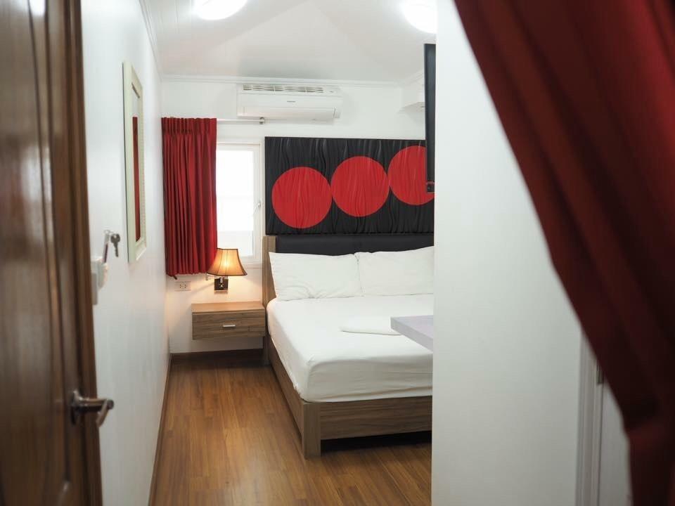 Pook Swan House Hotel Патая Екстериор снимка